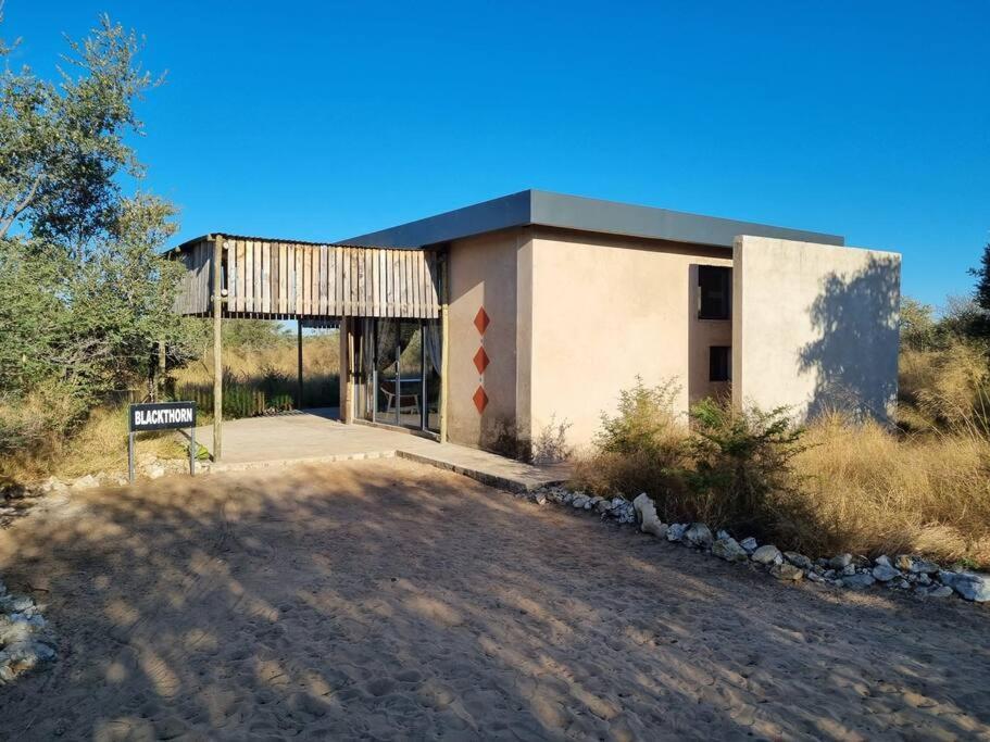 Hackberry House Black Thorn Cottage, Off Grid Khemsbok Exterior photo