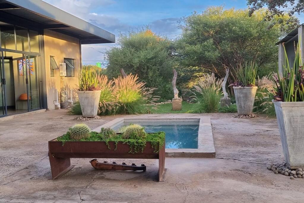Hackberry House Black Thorn Cottage, Off Grid Khemsbok Exterior photo